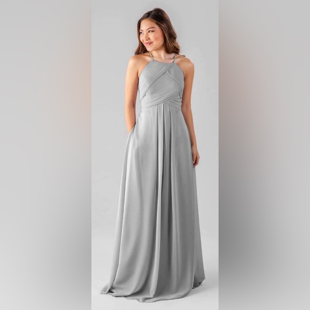 Elegant Gray Sleeveless Dress